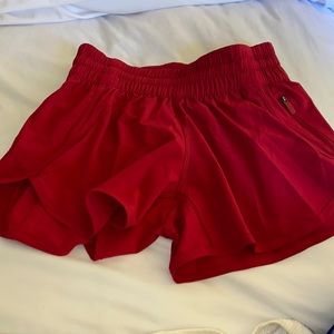 Lululemon tracker shorts size 6